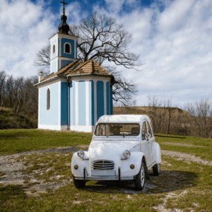 Citoren-2CV-voor-de-kerk-neurodivergent-geloven